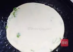 Illustration of how to make hot noodles and scallion pancakes 13