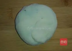 Illustration of how to make scallion pancake 8