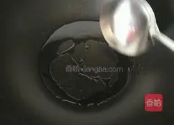 Illustration of how to make egg pancakes with shredded potatoes and tomato sauce 7