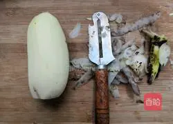 Illustration of how to make egg and lotus root cake 1