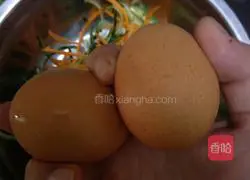 Illustration of how to make fragrant cucumber egg pancake 2