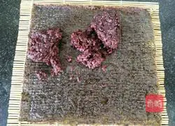 Illustration of how to make black rice sushi 2