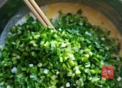  Illustration of how to make egg and leek pancakes 5