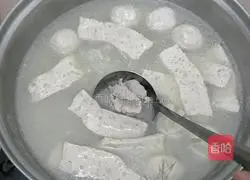 Illustration of how to make meatloaf noodle soup 2