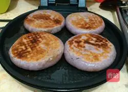 Illustration of how to make fennel stuffed pie 10