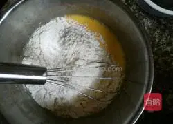 Illustration of making bamboo charcoal cake roll 3