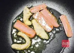 Illustration of how to make ham hand cake 4