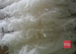 Illustration of how to make shredded radish tortillas 2