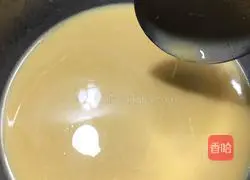 Illustration of how to make towel rolls 1