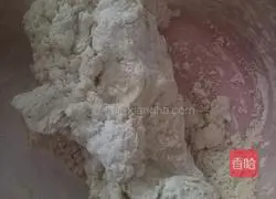 Illustration of how to bake steamed buns with oil in electric cake stall 1