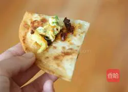 Illustration of how to turn dumpling wrappers into scallion pancakes 11