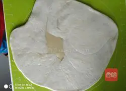 Illustration of how to make rose flower cake 13