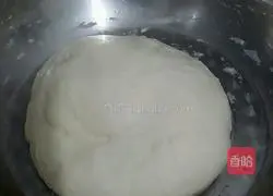 Illustration of how to make confinement hand cakes 1