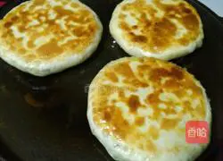 Illustration of how to make egg and leek pie 17