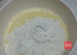 Illustration of how to make egg waffles 4