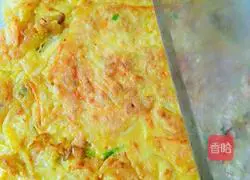 Illustration of how to make potato shredded egg pancake 9