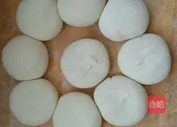 Minced pork and cowpea lotus leaf cake.Recipe illustration 2