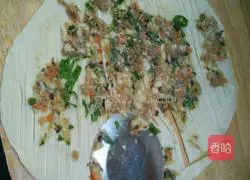 Illustration of how to make lard and scallion meat pie 9