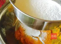 Illustration of how to make Zhixiang pumpkin cake 7