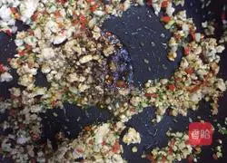 Illustration of how to make vermicelli meat pie 11