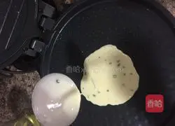 Illustration of how to make egg and green onion cake 5