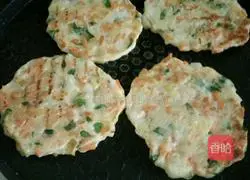 Illustration of how to make seasonal vegetable potato cakes 4