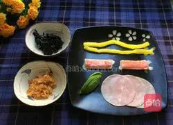 Illustration of how to make avocado sushi 1