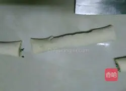 Illustration of how to make green onion pancake 10