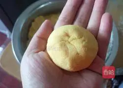 Illustration of how to make pumpkin cake with milky bean paste 6
