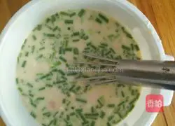 Illustration of how to make minced meat and egg pancakes 3