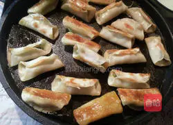 Illustration of how to make pot stickers 8