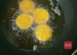 Illustration of how to make fried sweet potato cakes 8
