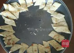 Illustration of how to make fish head cakes 10