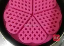 Illustration of how to make pan red date yogurt waffles 13