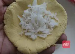 Illustration of how to make sweet potato, glutinous rice and coconut pancakes 7