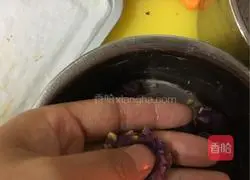 Illustration of how to make purple sweet potato scones 10