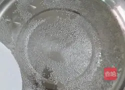 Illustration of how to make corn and meat floss sushi 1