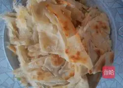 Illustration of how to make scallion pancake 5