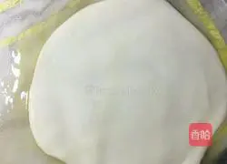 Illustration of how to make spring cake skin 2