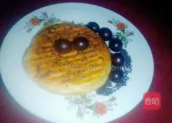 Illustration of how to bake with electric baking pan 16