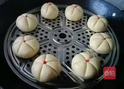 Illustration of how to make small pumpkin cake 8