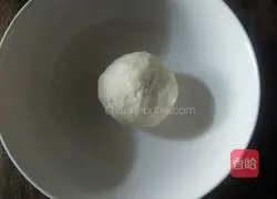 Illustration of how to make salt and pepper pancakes 3