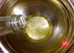 Illustration of how to make matcha cake roll 6