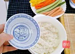 Illustration of how to make fancy sushi 2