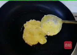 Illustration of how to make onion and egg pancakes 11