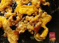 Illustration of how to make mashed beans and egg cake 4