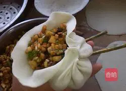 Illustration of how to make green pepper and eggplant sausage cake 7