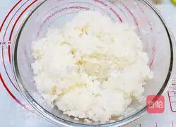 Illustration of how to make banana sushi 2