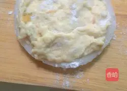 Illustration of how to make onion ring meatloaf 4