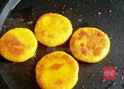 Illustration of how to make pumpkin cake 5